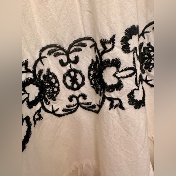 NWT Cream Embroidered Tiered Dress Size M Easter Spring Boho - Picture 8 of 9